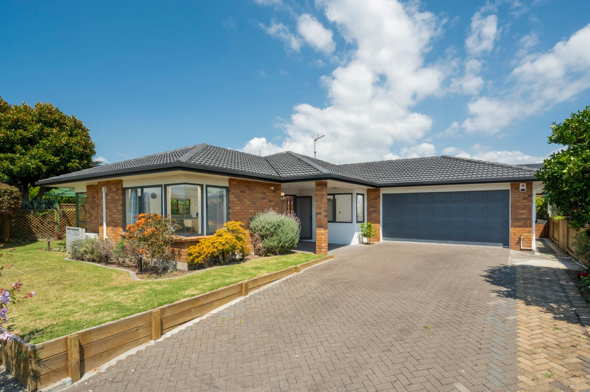 14 Meadowviews Drive