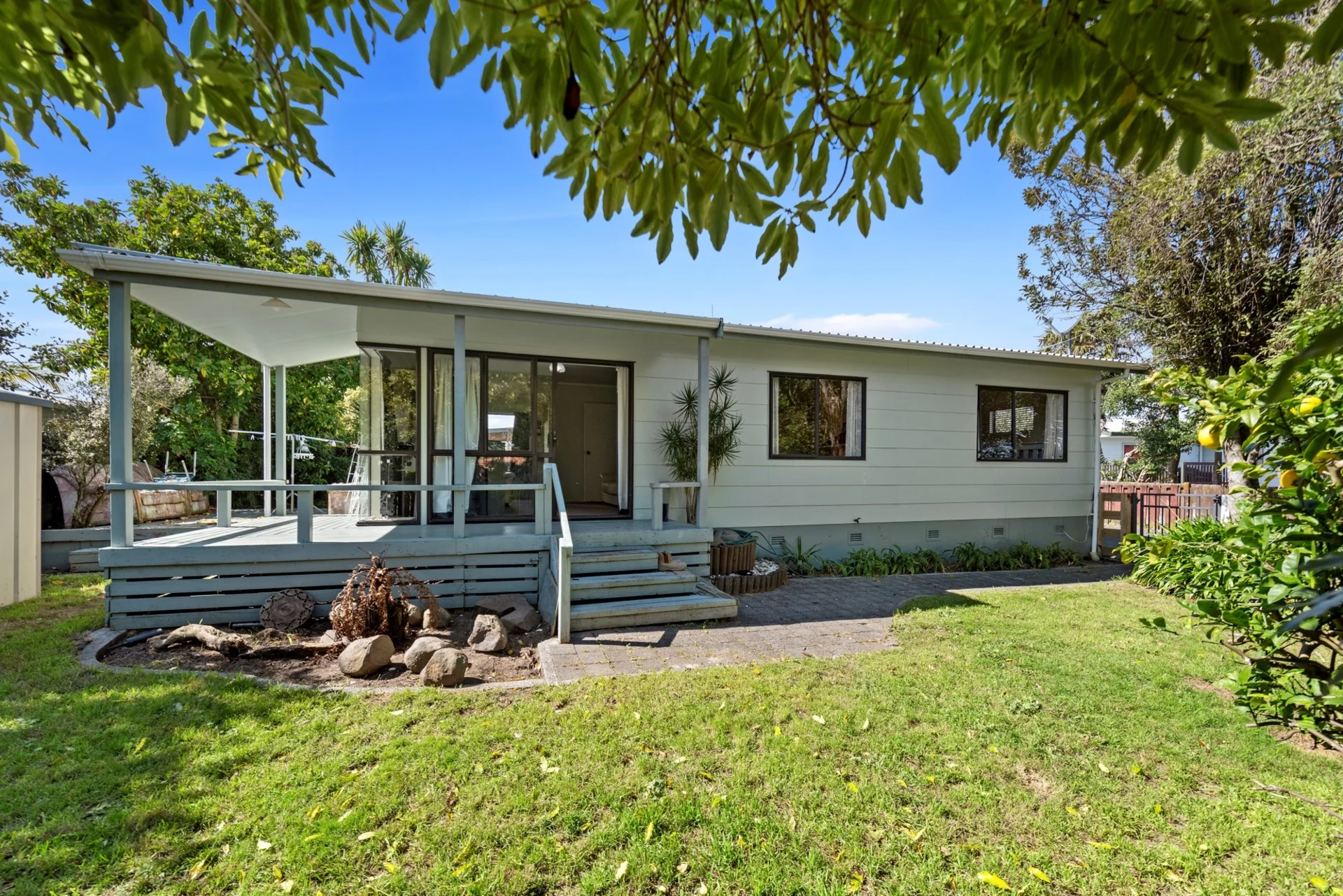 14B Lyn Grove