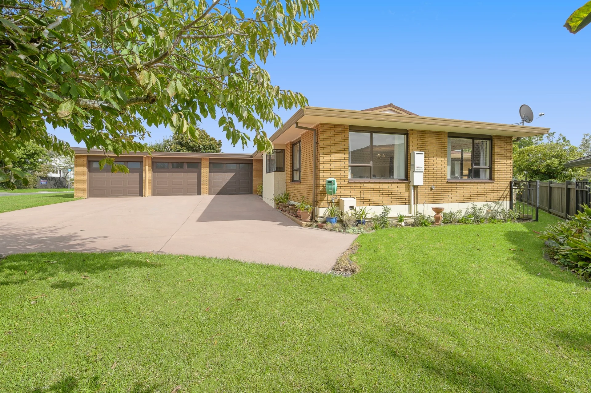 35 Clivedene Street