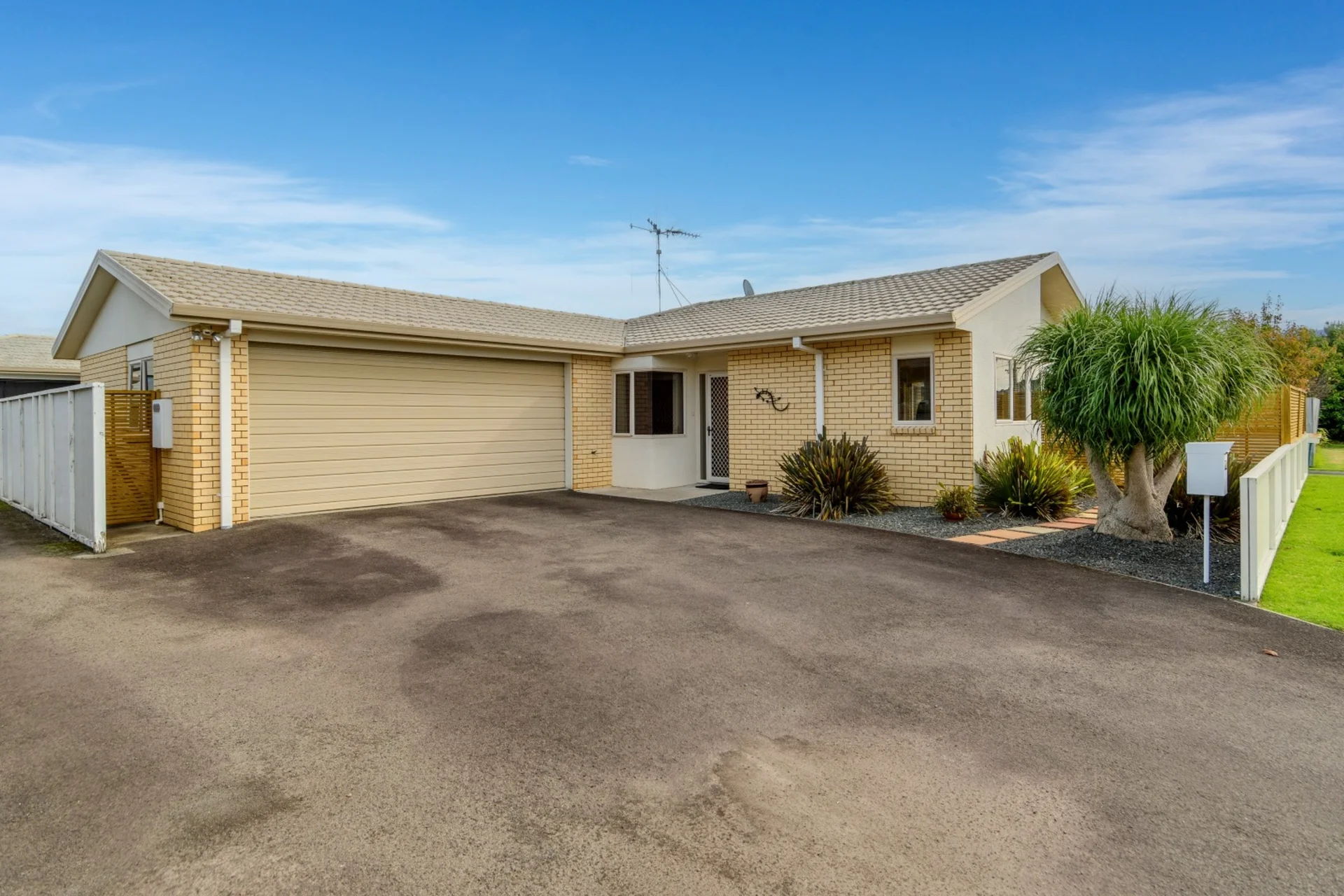 56a Pemberton Crescent