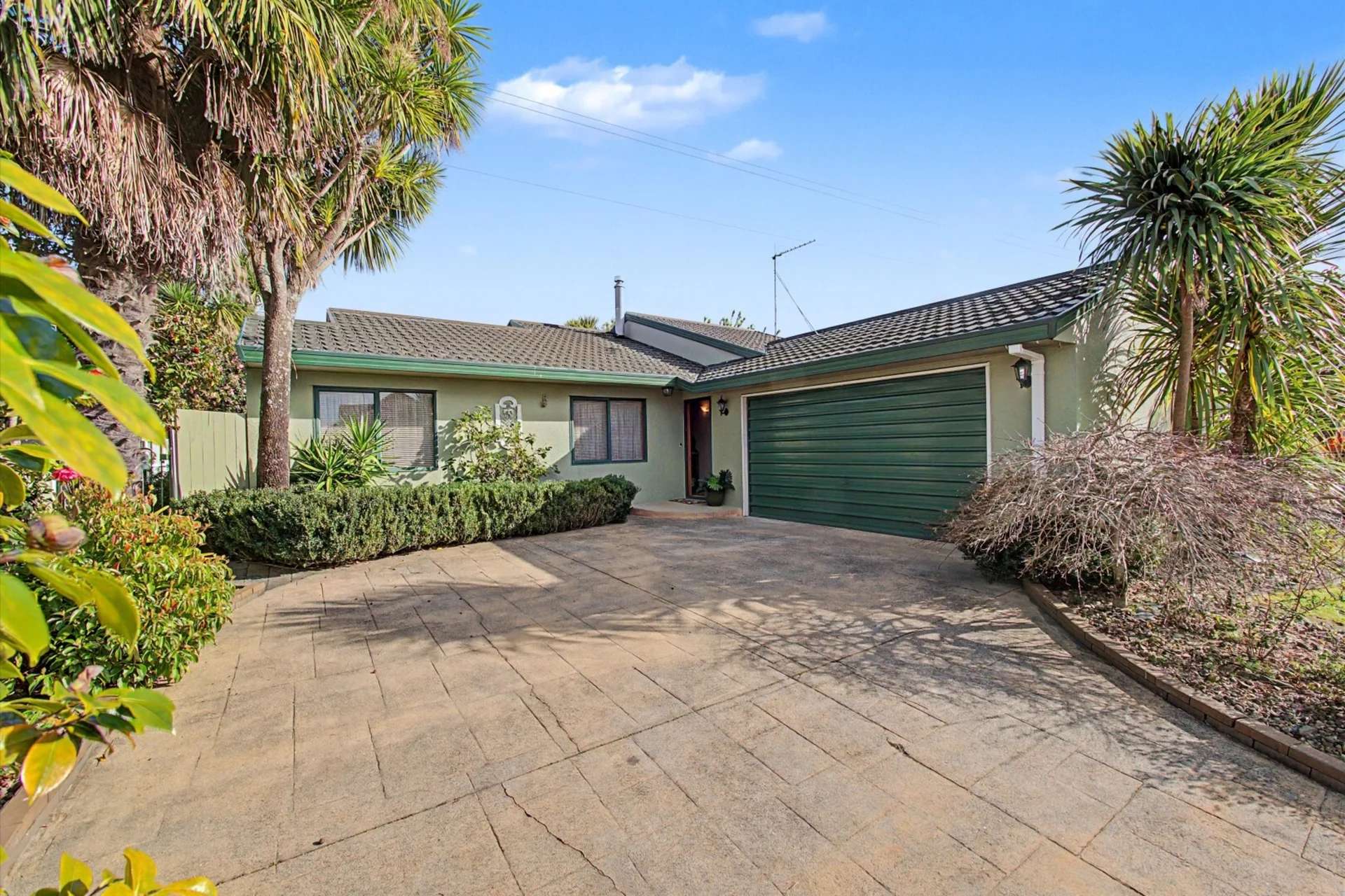 7 Plover Place