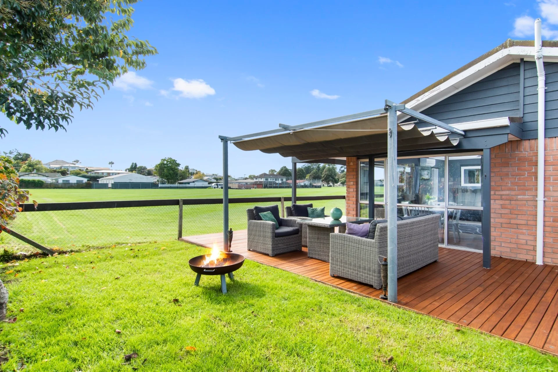 6A Pemberton Crescent