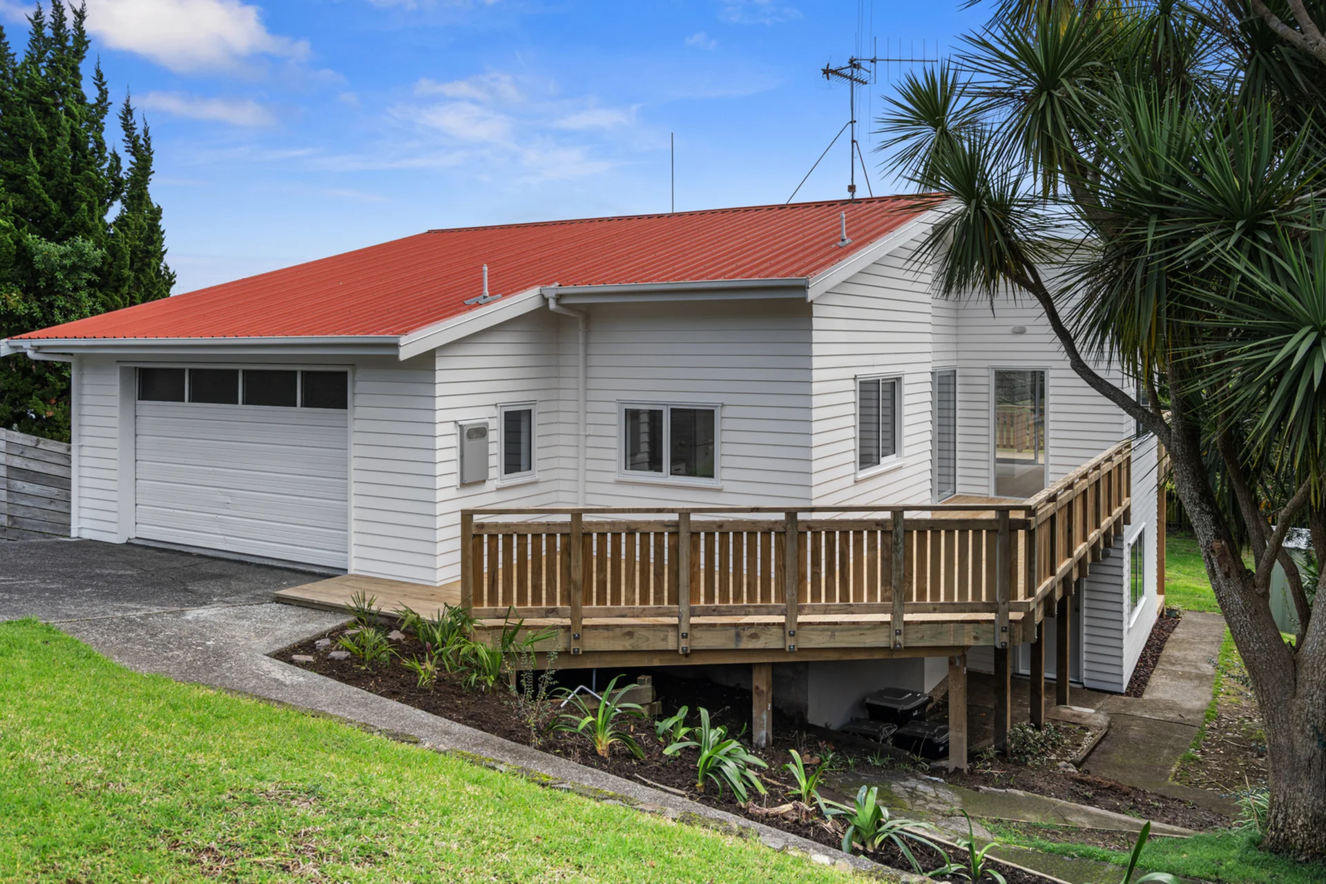 8 Meander Drive