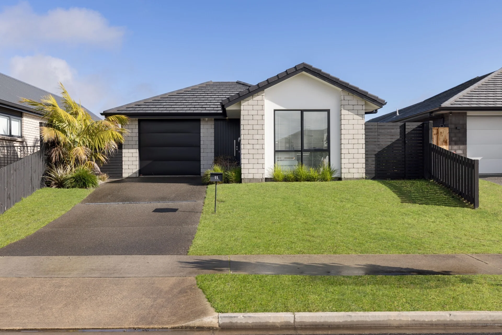 11 Tiria Drive
