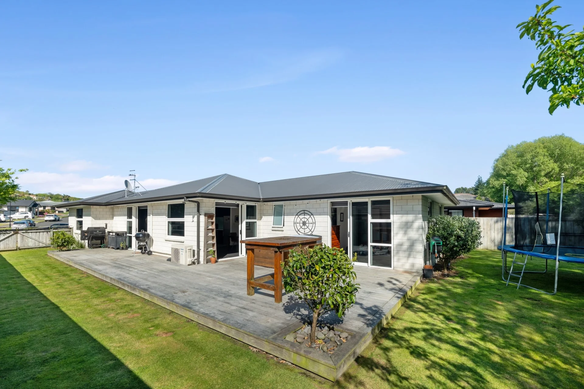 64 Fairfax Crescent