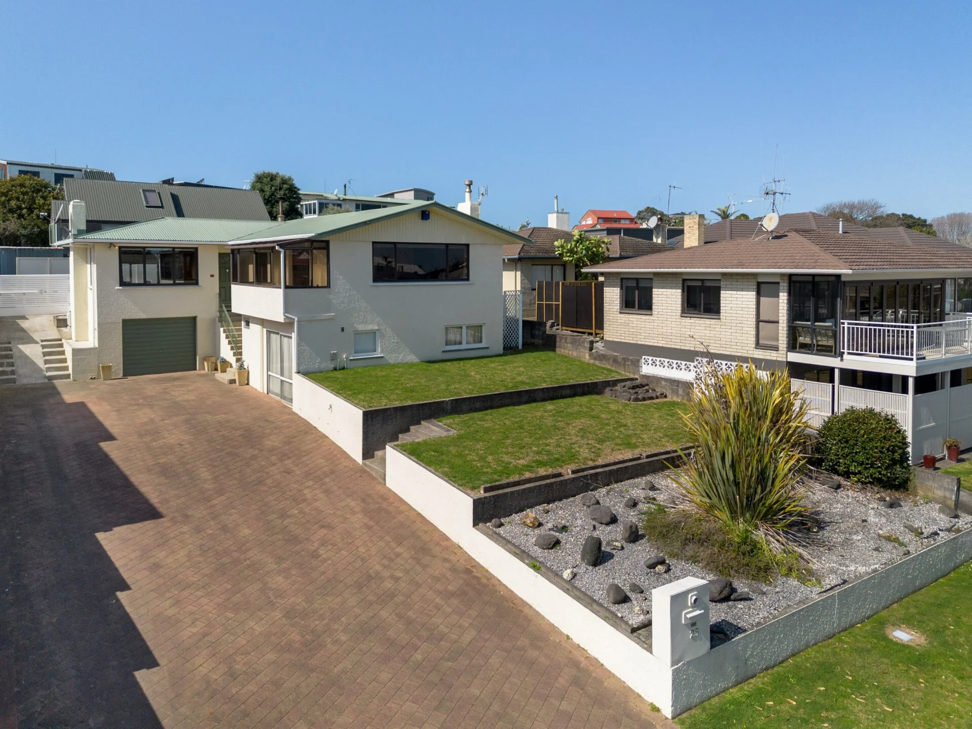 25 Wells Avenue