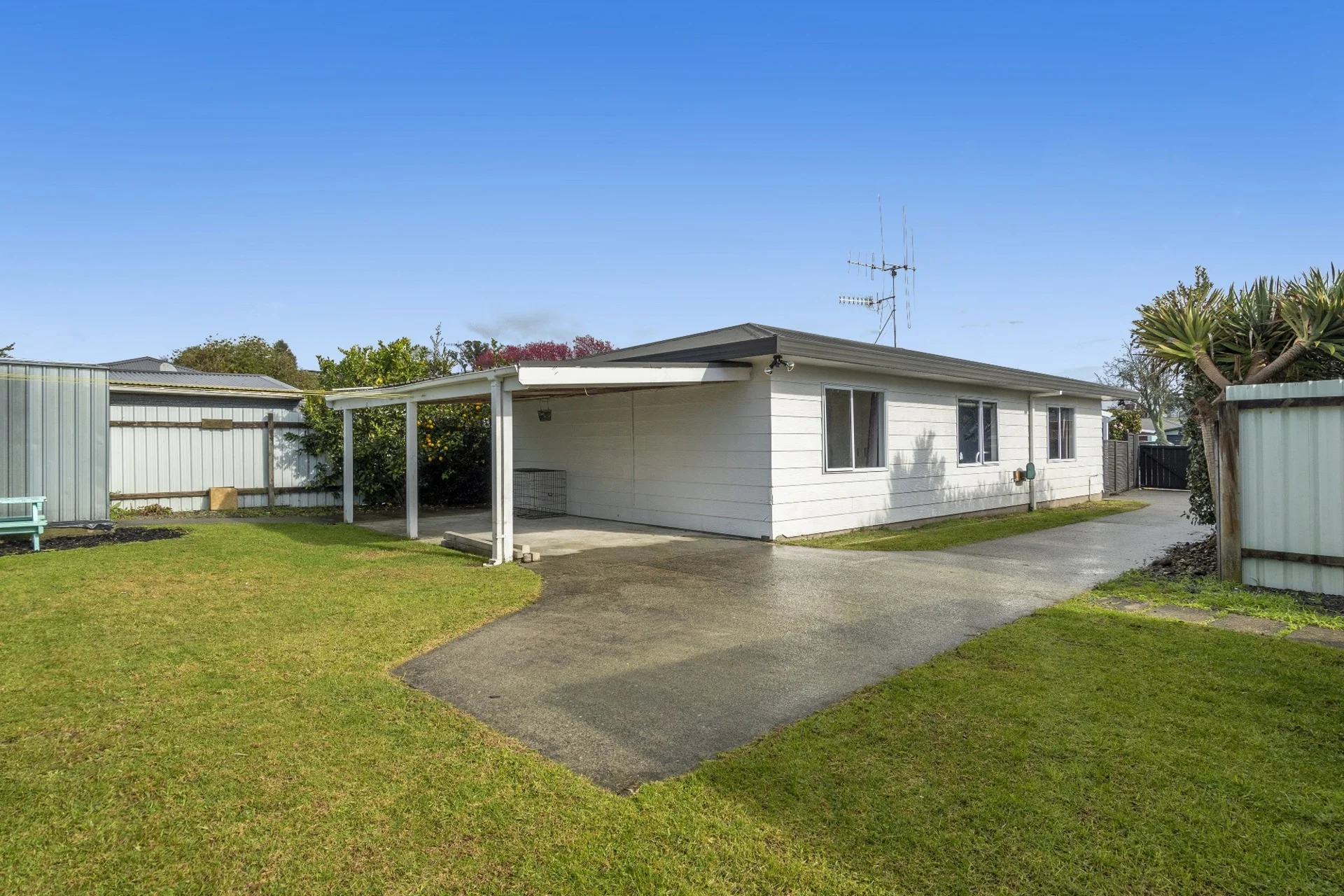15B Queen Road