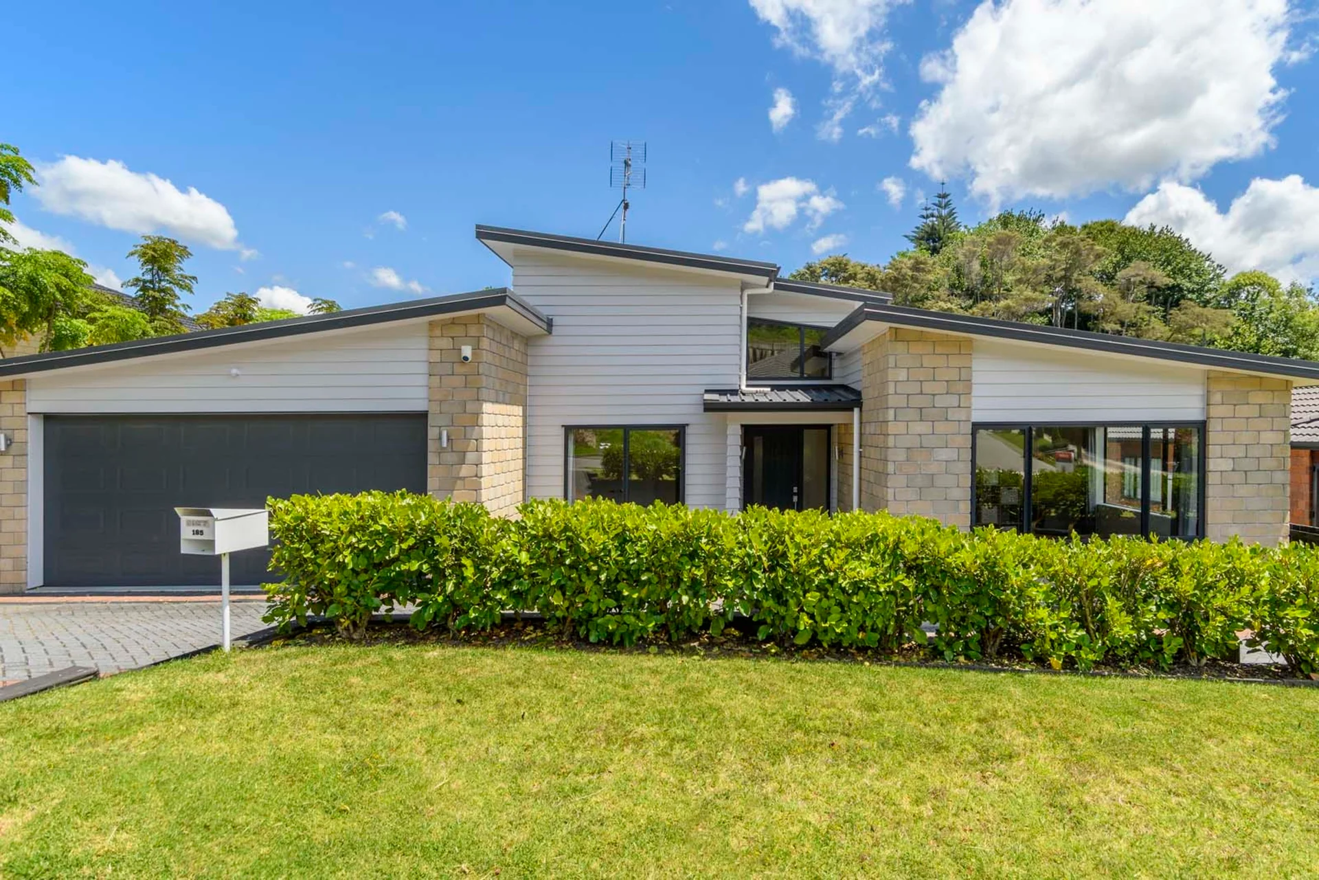 185 Castlewold Drive