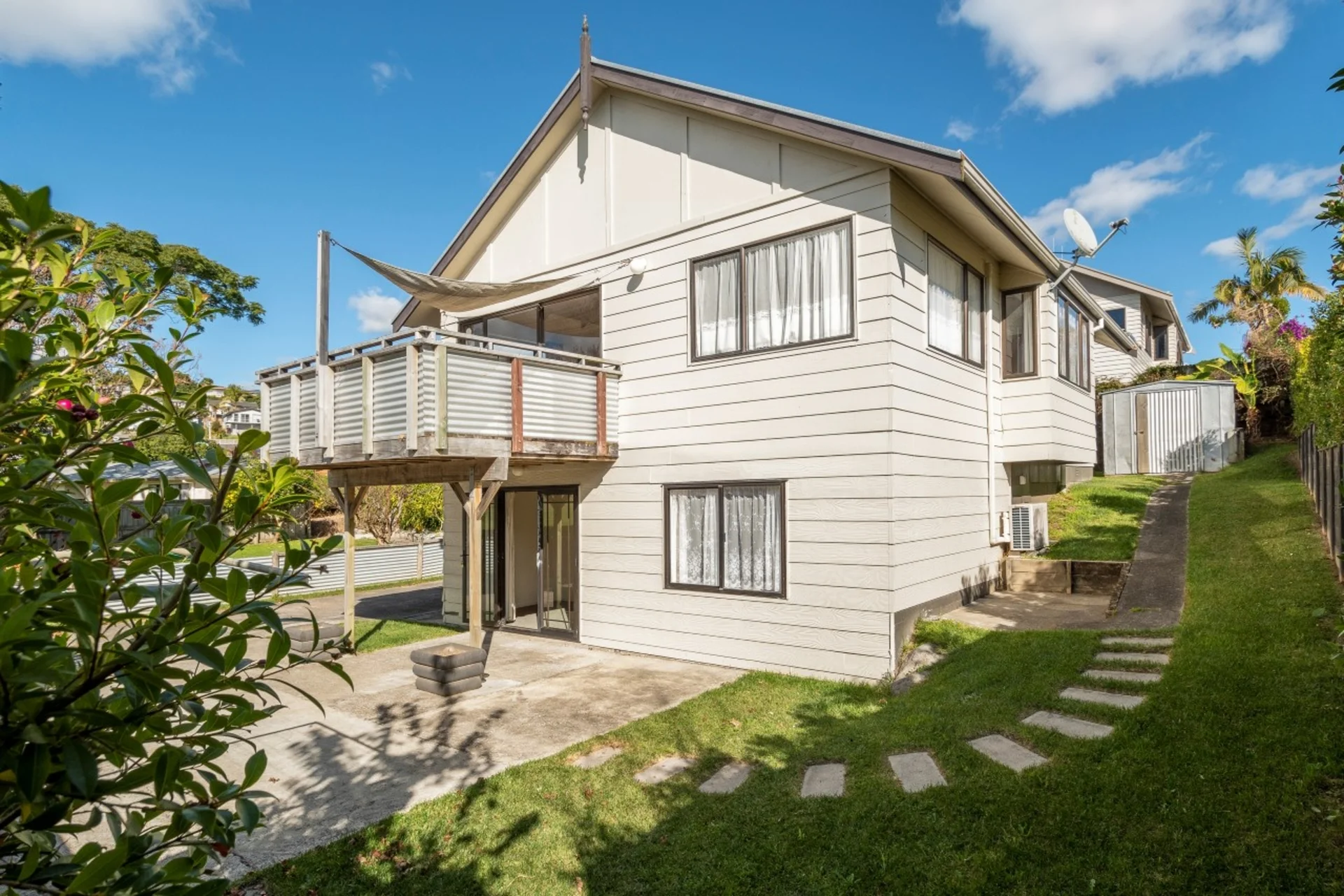 8B Oriana Crescent