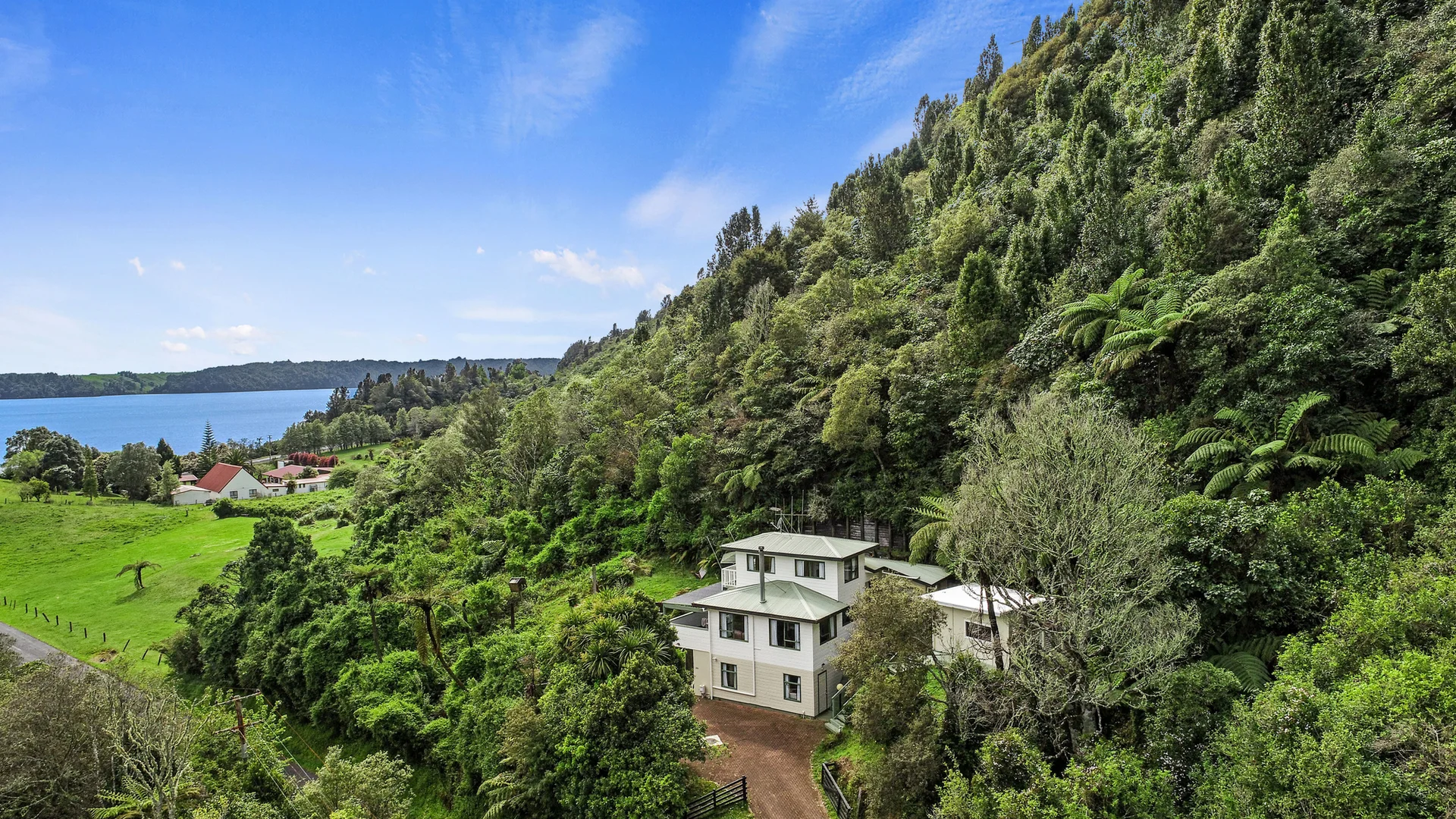 29 Lake Okataina Road