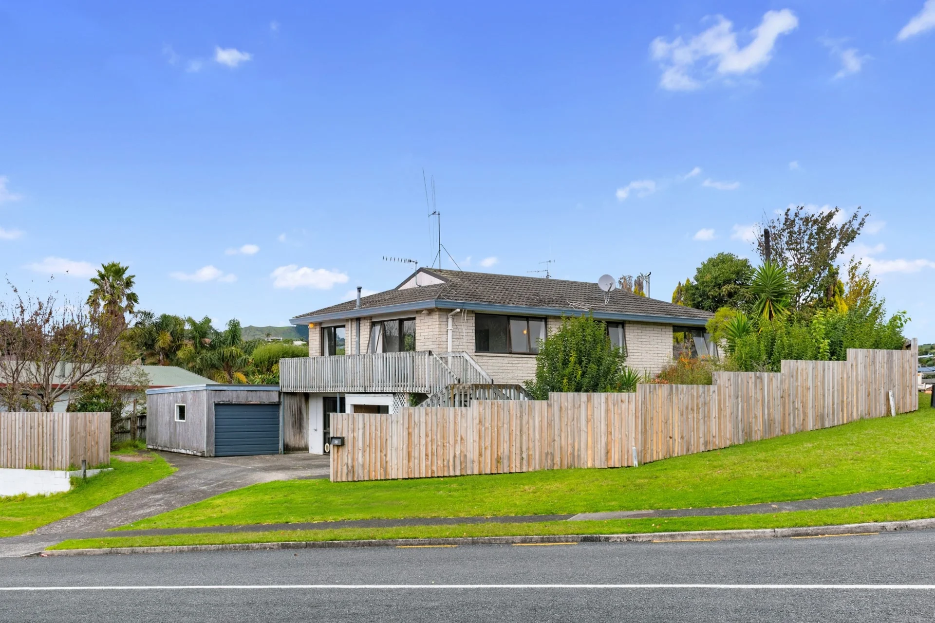 18 James Cook Drive