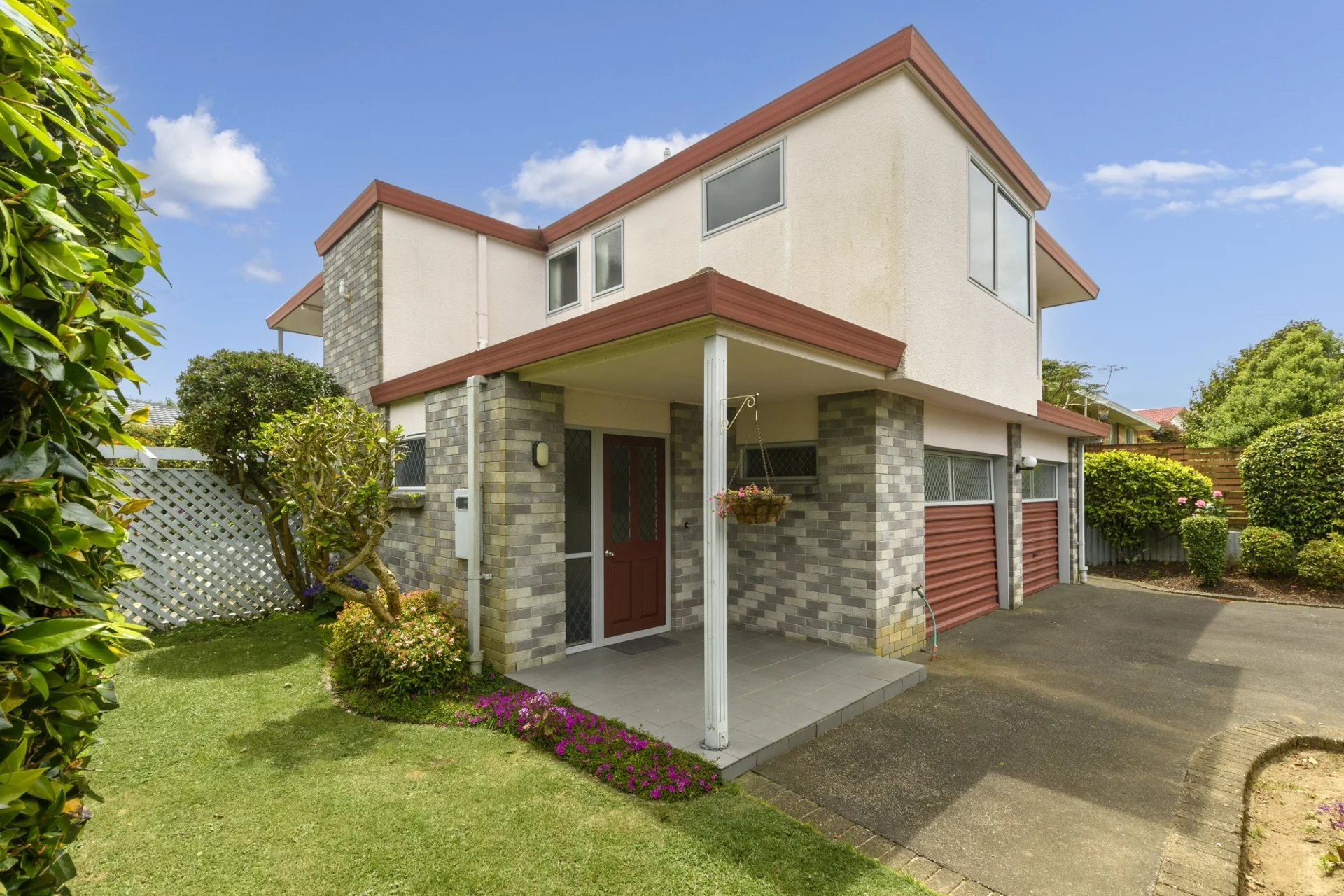 1 Clivedene Street