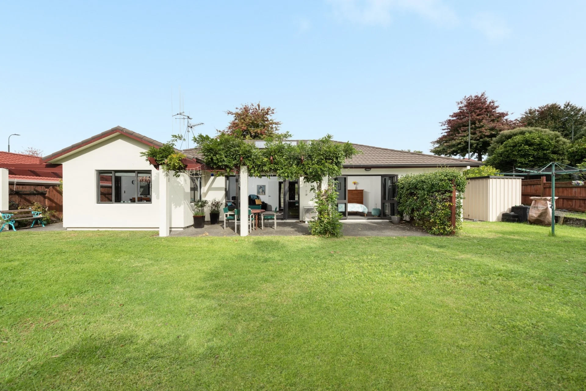 90 Rowesdale Drive