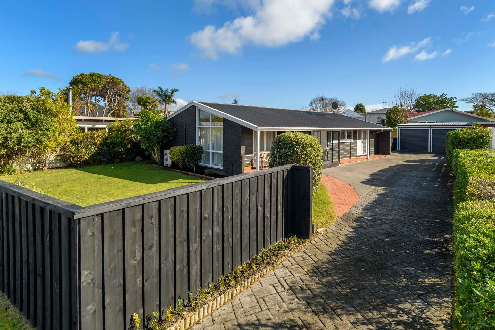 221 Levers Road