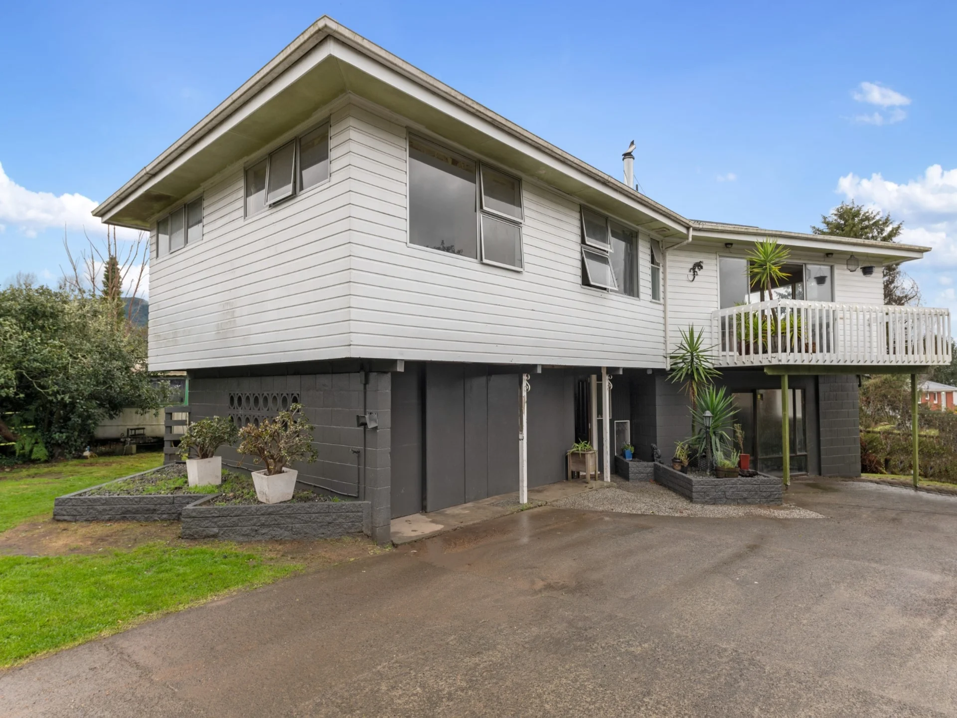 7 Apollo Place