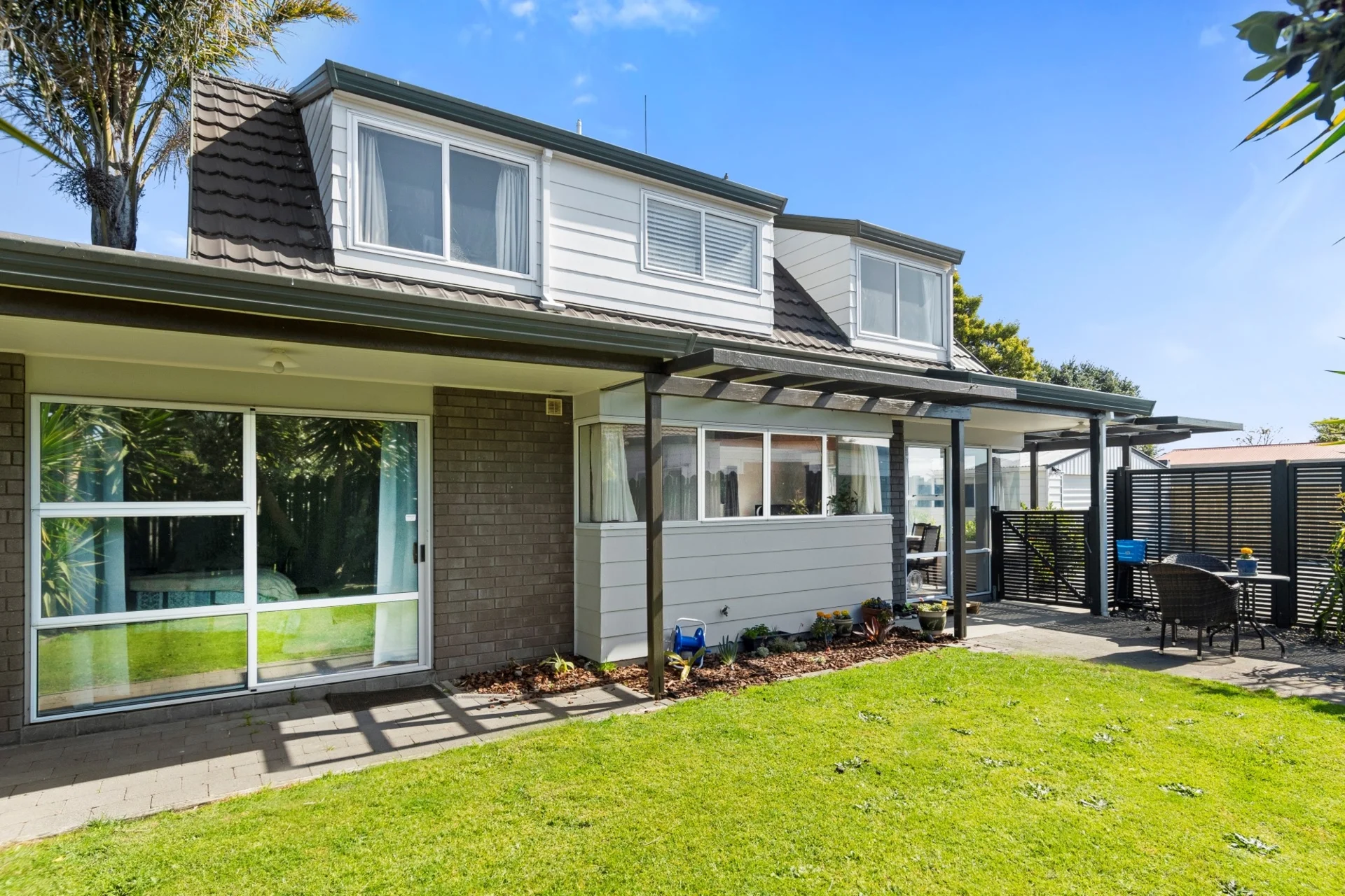 1-10 Inverell Place