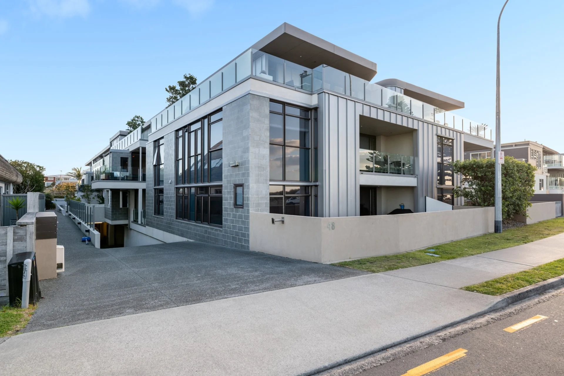 12/48 Marine Parade