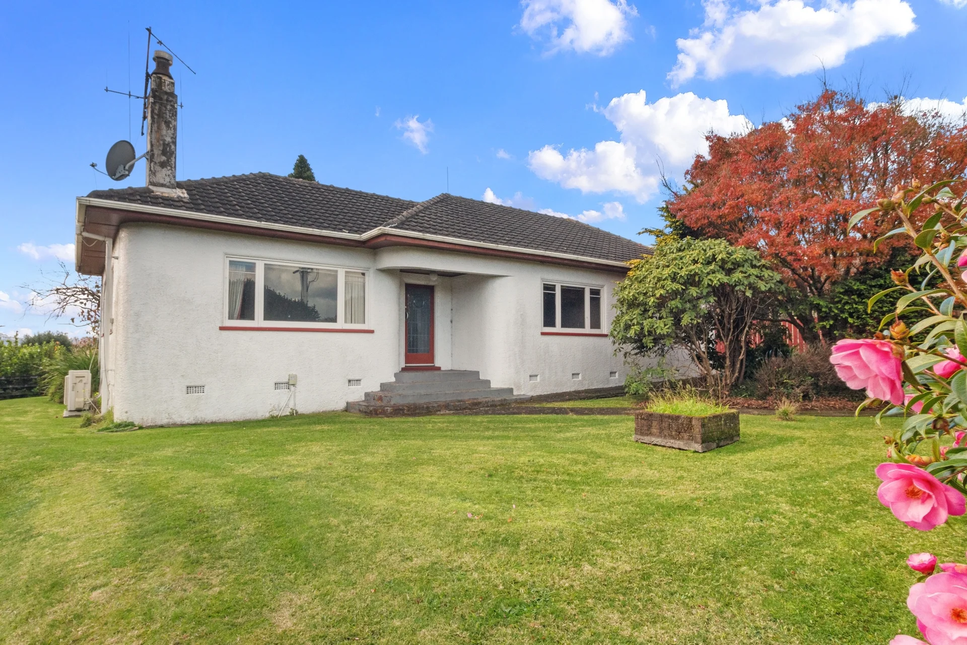 4 Beach Road