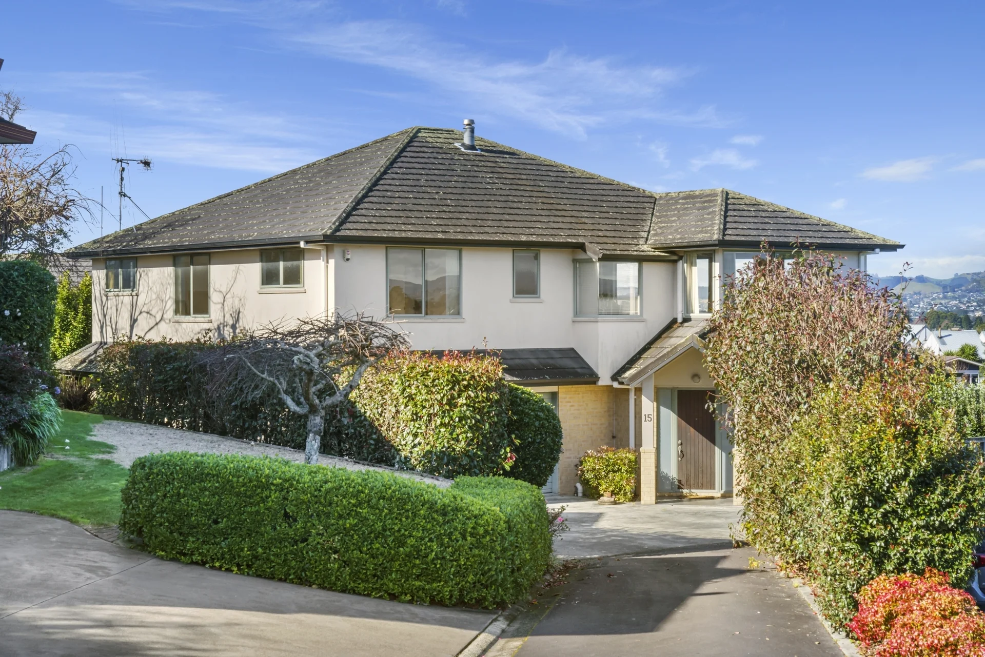 15 Bell Common Close